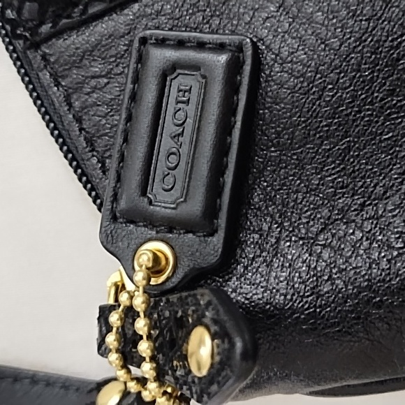 COACH Ashley/ LeatherLarge Wristlet *EXCELLENT CONDITION* N. F48103 - Picture 3 of 6